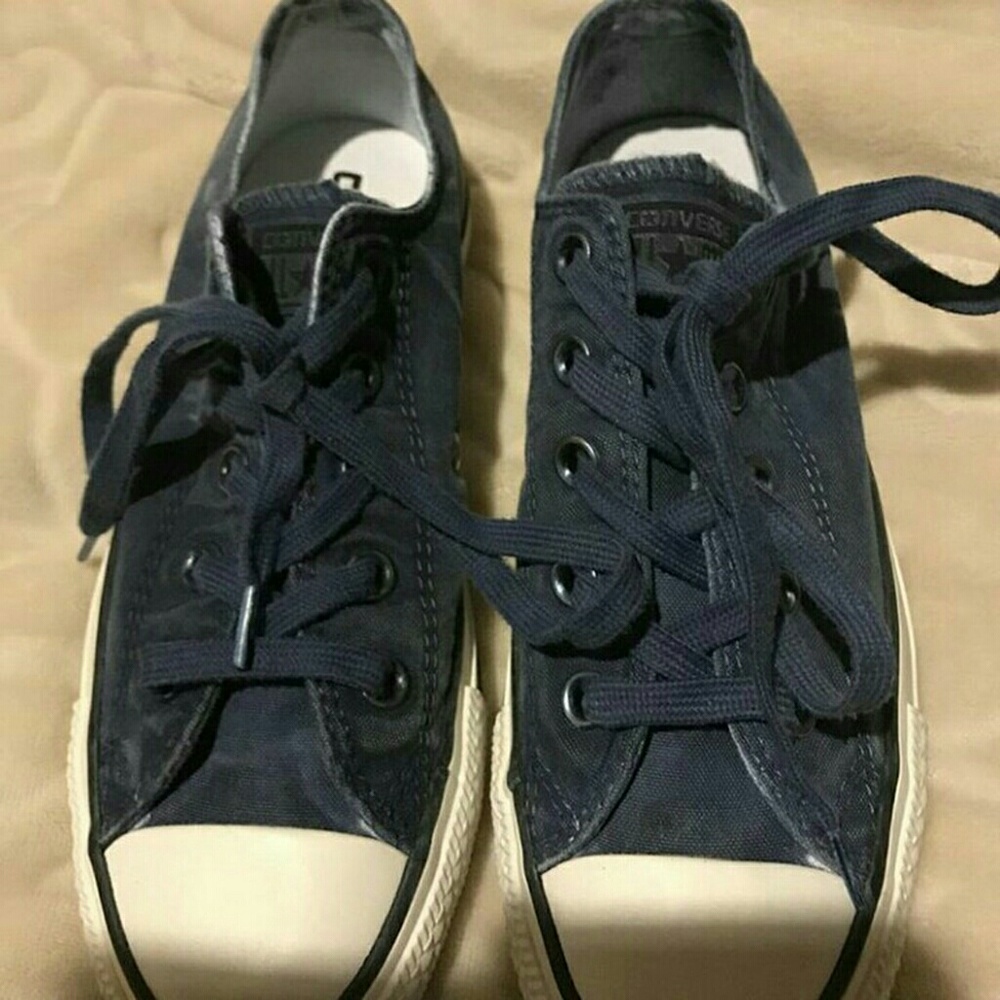 Brand new authentic converse